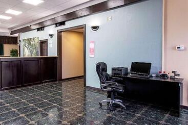 هتل Econo Lodge Kingsville