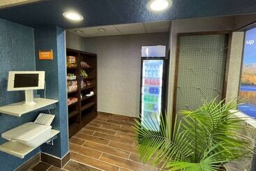 هتل La Quinta Inn & Suites By Wyndham Fayetteville I 95