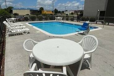 هتل La Quinta Inn & Suites By Wyndham Fayetteville I 95