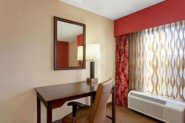 هتل La Quinta By Wyndham Pigeon Forge