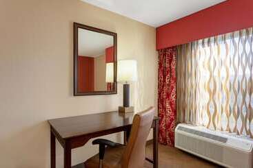 هتل La Quinta By Wyndham Pigeon Forge