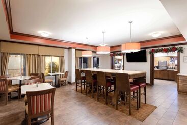 هتل La Quinta By Wyndham Pigeon Forge