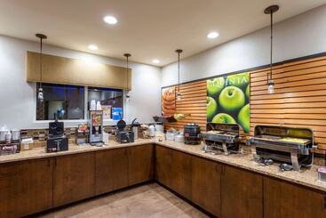 هتل La Quinta By Wyndham Pigeon Forge