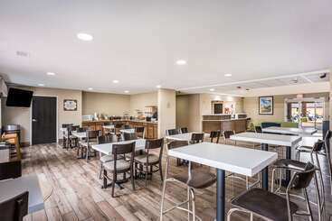 هتل Mainstay Suites Cedar Rapids North  Marion