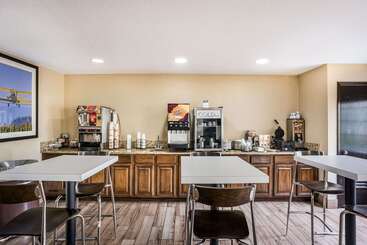 هتل Mainstay Suites Cedar Rapids North  Marion