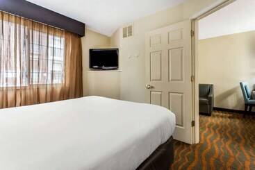 هتل Mainstay Suites Greenville Airport