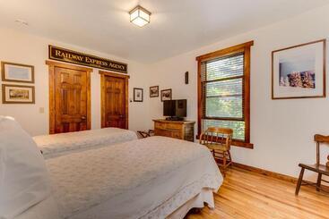 هتل Minturn Inn