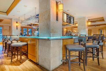 Mokara Hotel & Spa