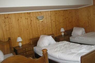 فندق Pension Alpenrosli