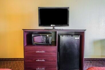 هتل Quality Inn Central Wisconsin Airport