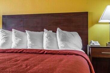 هتل Quality Inn Central Wisconsin Airport
