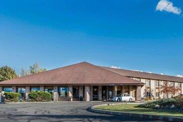 هتل Quality Inn Central Wisconsin Airport