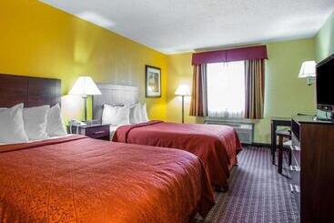 هتل Quality Inn Central Wisconsin Airport