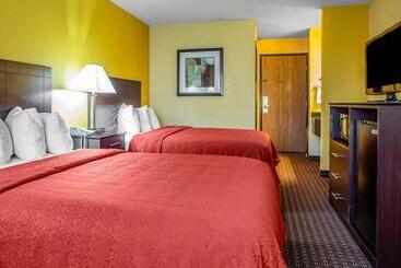 هتل Quality Inn Central Wisconsin Airport
