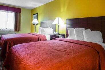 هتل Quality Inn Central Wisconsin Airport