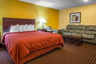 هتل Quality Inn Central Wisconsin Airport