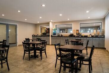هتل Quality Inn Grand Blanc   Flint South