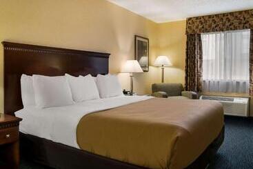هتل Quality Inn Grand Blanc   Flint South