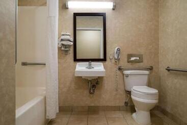 هتل Quality Inn Grand Blanc   Flint South