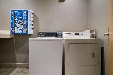 هتل Quality Inn Grand Blanc   Flint South