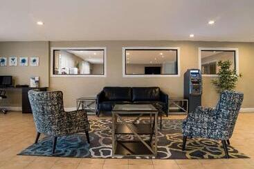 هتل Quality Inn Grand Blanc   Flint South