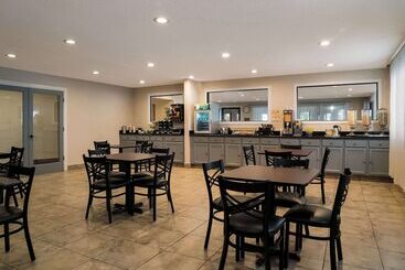 هتل Quality Inn Grand Blanc   Flint South