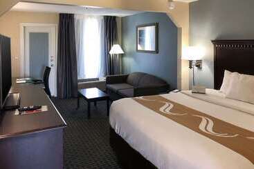 هتل Quality Inn & Suites