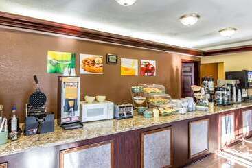 هتل Quality Inn & Suites Macon North