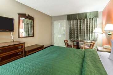 هتل Quality Inn & Suites Macon North