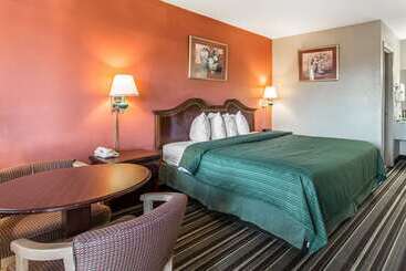 هتل Quality Inn & Suites Macon North