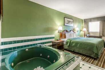 هتل Quality Inn & Suites Macon North