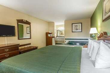 هتل Quality Inn & Suites Macon North