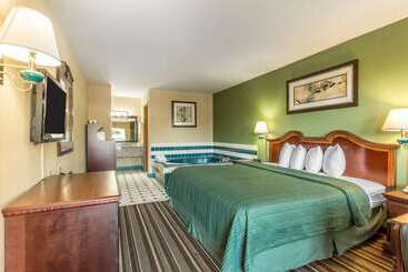 هتل Quality Inn & Suites Macon North