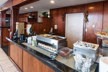 هتل Quality Suites Albuquerque Airport