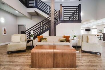 هتل Quality Suites Houston Hobby Airport