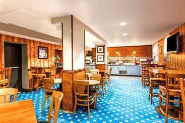 هتل Ramada By Wyndham Jersey City