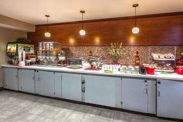 هتل Ramada By Wyndham Jersey City