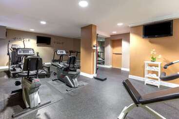 هتل Ramada By Wyndham Jersey City