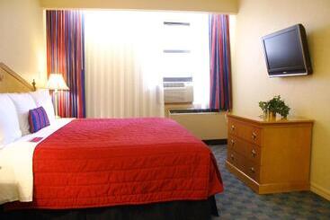 هتل Ramada By Wyndham Jersey City