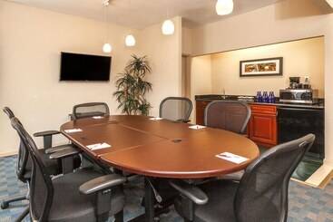 هتل Ramada By Wyndham Jersey City