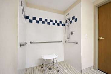 هتل Ramada By Wyndham Seatac Airport