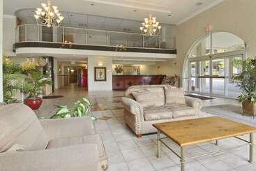 هتل Ramada By Wyndham Seatac Airport