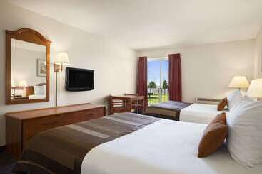 هتل Ramada By Wyndham Seatac Airport