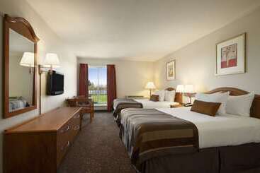 هتل Ramada By Wyndham Seatac Airport