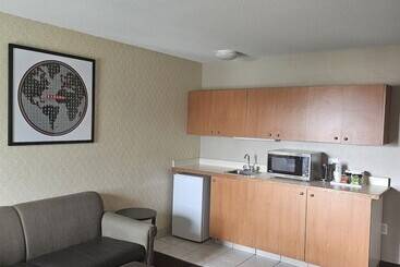 هتل Ramada By Wyndham Seatac Airport