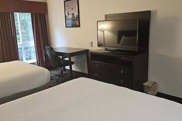 هتل Ramada By Wyndham Seatac Airport