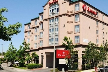 هتل Ramada By Wyndham Seatac Airport