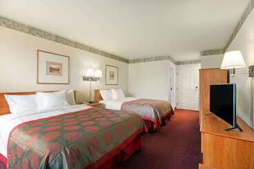 هتل Ramada By Wyndham Seatac Airport North