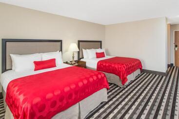 هتل Ramada By Wyndham Springfield North
