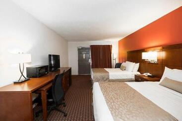 فندق Ramada By Wyndham Walterboro